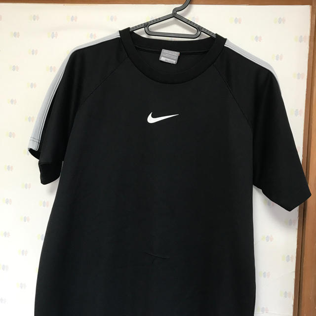 NIKE(ナイキ)のナイキシャツ キッズ/ベビー/マタニティのキッズ服男の子用(90cm~)(Tシャツ/カットソー)の商品写真