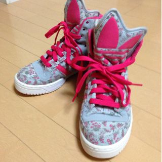 アディダス(adidas)のadidas♡花柄スニーカー♡(スニーカー)