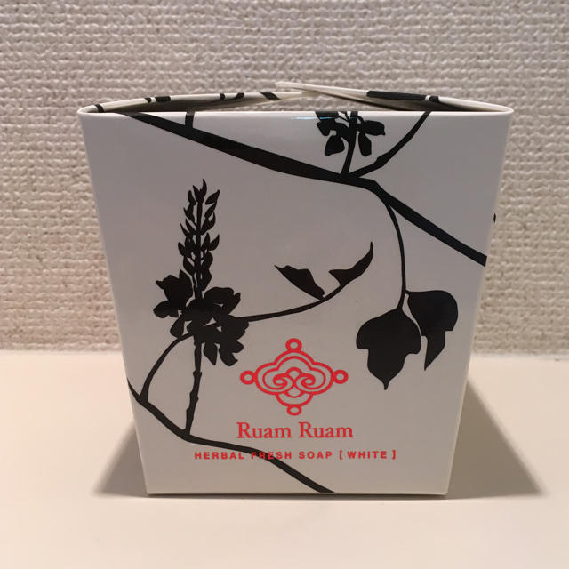 L'OCCITANE(ロクシタン)の【新品】Ruam Ruam ハーバルフレッシュソープ [WHITE] 洗顔石鹸 コスメ/美容のスキンケア/基礎化粧品(洗顔料)の商品写真