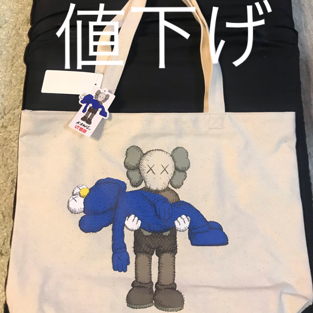 UNIQLO(ユニクロ)のUNIQLO KAWS コラボ  ユニクロ カウズ  トートバック 新品 タグ付 メンズのバッグ(トートバッグ)の商品写真