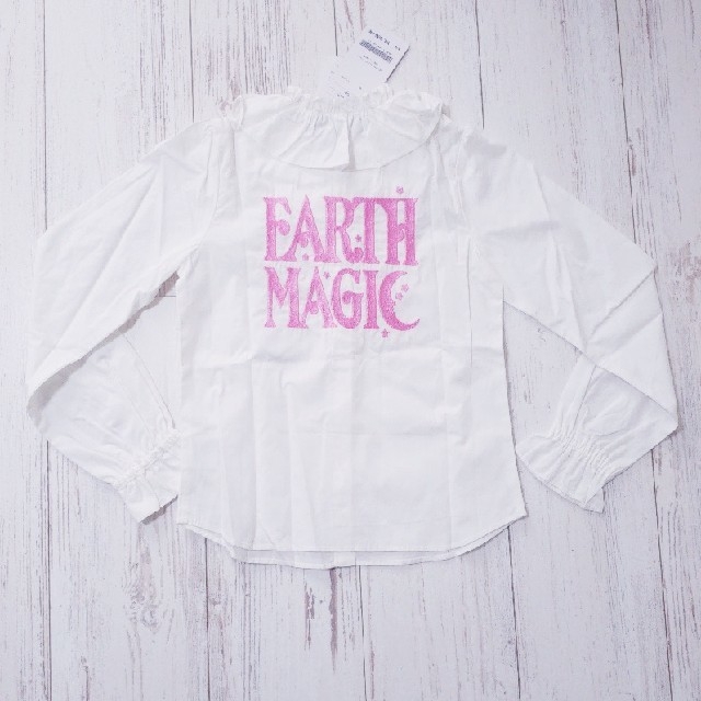 EARTHMAGIC(アースマジック)の新品タグ付きアースマジック☆フリルブラウス キッズ/ベビー/マタニティのキッズ服女の子用(90cm~)(Tシャツ/カットソー)の商品写真