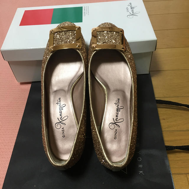 GINZA Kanematsu(ギンザカネマツ)のゴールドラメ パンプス 銀座カネマツ レディースの靴/シューズ(ハイヒール/パンプス)の商品写真