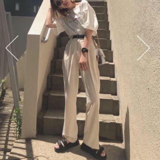 マウジー(moussy)の今季新作完売☆MOUSSY CLASSIC STRAIGHT パンツ☆ホワイト(カジュアルパンツ)