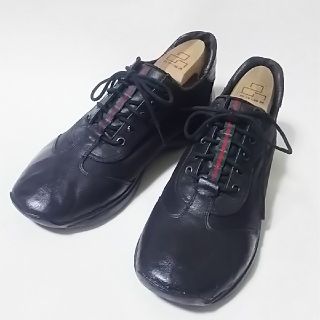 グッチ(Gucci)の
名門デザイン!限定!グッチ高級牛革レザースニーカー黒ビンテージ！


(スニーカー)