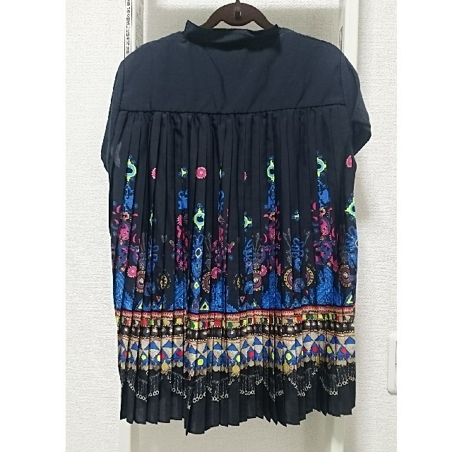 sacai＊バックプリーツTシャツNAVYサイズ