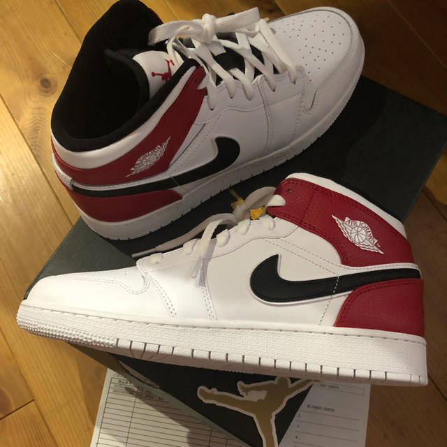 NIKE(ナイキ)の25㎝ NIKE AIR JORDAN1 MID GS BILLYS購入品 レディースの靴/シューズ(スニーカー)の商品写真