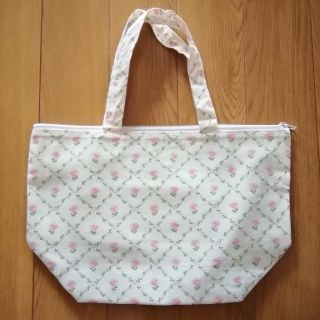 ローラアシュレイ(LAURA ASHLEY)のローラ・アシュレイ　トートバッグ(トートバッグ)