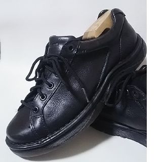 ドクターマーチン(Dr.Martens)の
希少海外限定!ドクターマーチン牛革レザーダッドモンキーシューズ黒


(スニーカー)