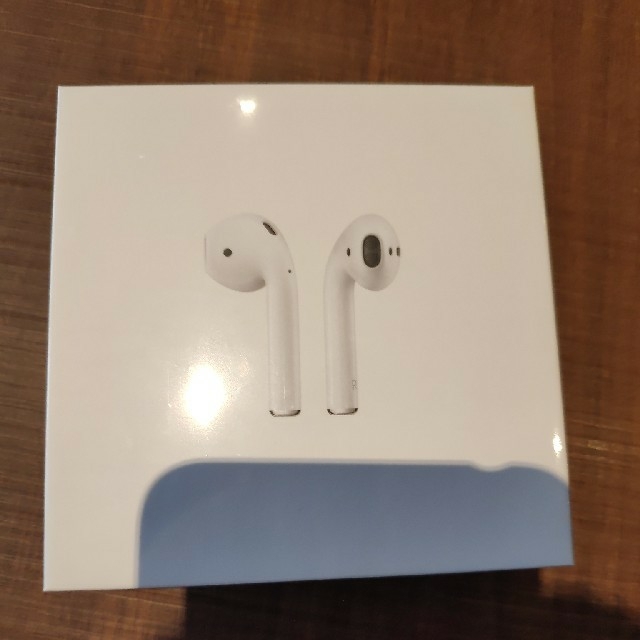 APPLE AirPods with Charging Case MV7N2J/