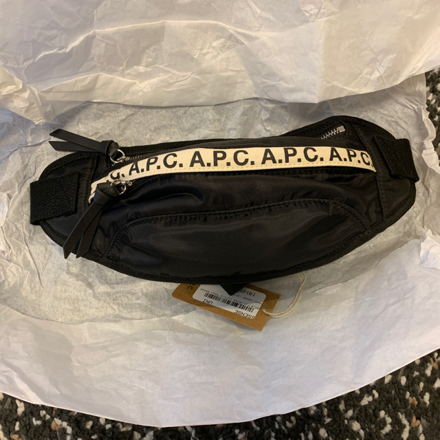 A.P.C(アーペーセー)のAPC ウエストポーチ アーペーセー ウエストバッグ ボディバッグ レディースのバッグ(ボディバッグ/ウエストポーチ)の商品写真