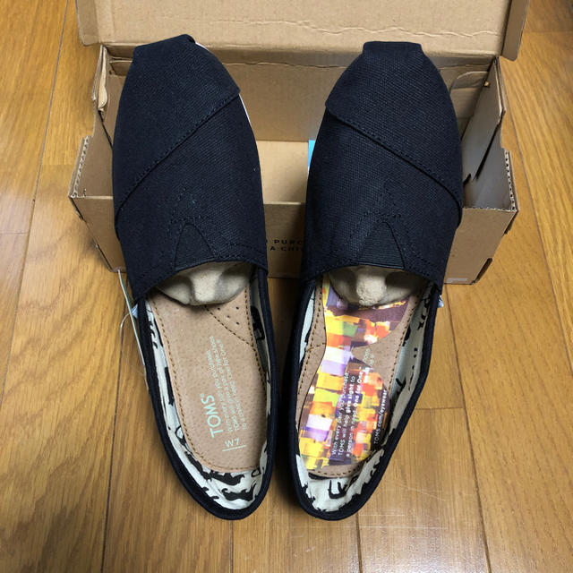 新品未使用 TOMS 7W ブラック