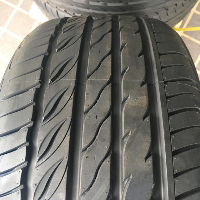 225/35r20 新品タイヤ 4本セット！