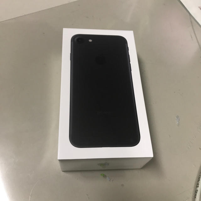 iPhone7 32GB  black docomo 未開封スマートフォン/携帯電話