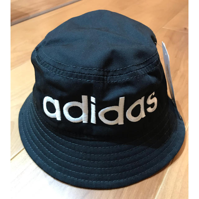 adidas(アディダス)のadidasアディダス バケットハット 黒 新品 52cm こども用 キッズ/ベビー/マタニティのこども用ファッション小物(帽子)の商品写真