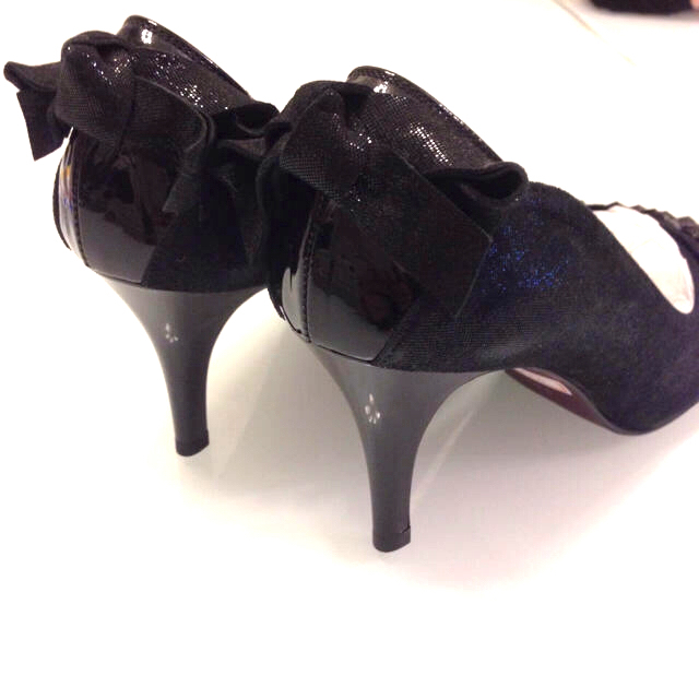 DIANA(ダイアナ)の日本未発売‼️高級靴 ハンドメイド パンプス ハイヒール 韓国 黒 レディースの靴/シューズ(ハイヒール/パンプス)の商品写真