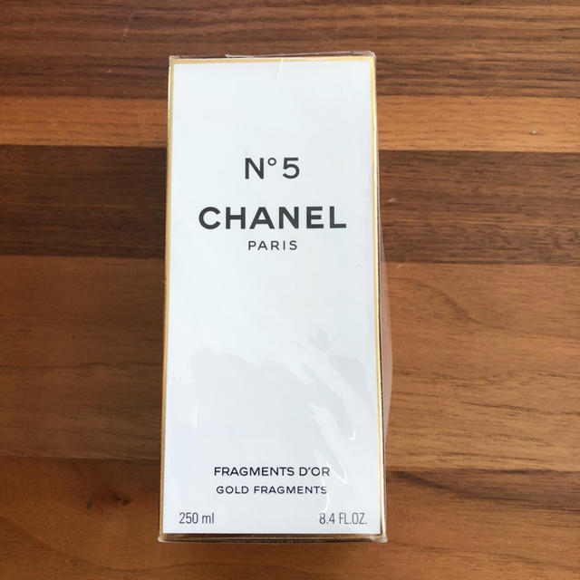 CHANEL No5 GOLD FRAGMENTS ボディジェル