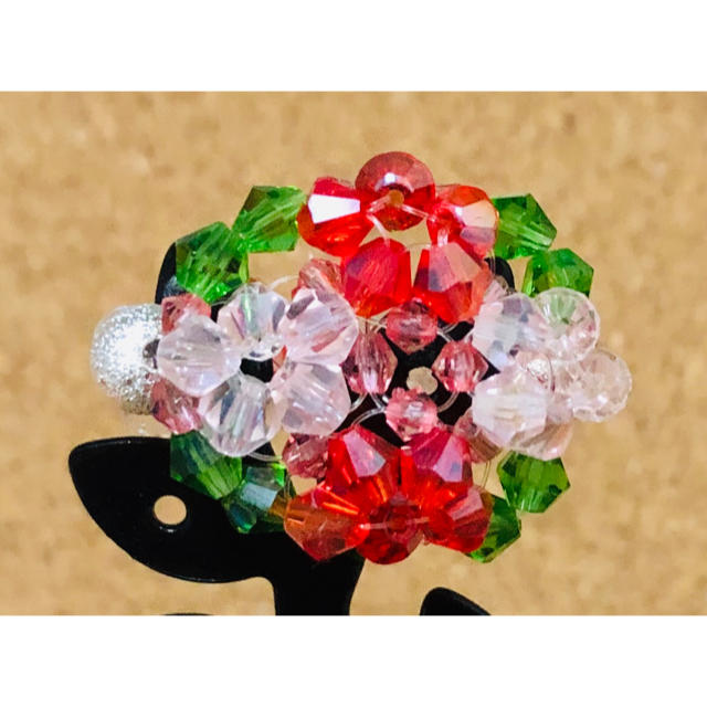 《ハンドメイド 》小さな花を集めたリング🌺 ハンドメイドのアクセサリー(リング)の商品写真