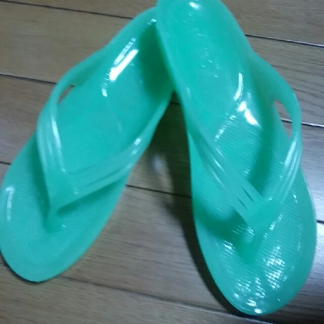 ギョサン　夜光グリーン　L　女性用　新品 レディースの靴/シューズ(サンダル)の商品写真