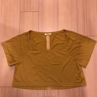 エイチアンドエム(H&M)のショート丈トップス(Tシャツ(半袖/袖なし))