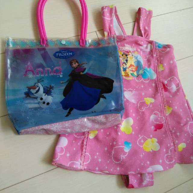 Disney(ディズニー)の美品）プリンセス　水着　バック　120 キッズ/ベビー/マタニティのキッズ服女の子用(90cm~)(水着)の商品写真