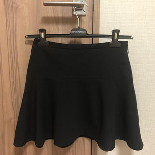 ビーシービージーマックスアズリア(BCBGMAXAZRIA)のスカート 黒(ひざ丈スカート)