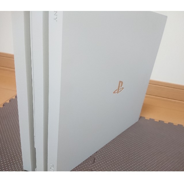PS4 Pro 1TB グレイシャーホワイト