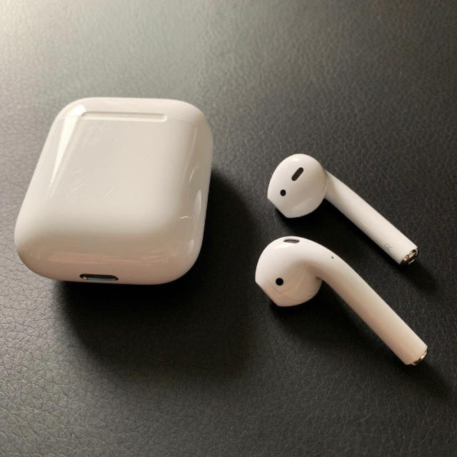 Apple(アップル)のApple AirPods お野菜さま専用 スマホ/家電/カメラのオーディオ機器(ヘッドフォン/イヤフォン)の商品写真