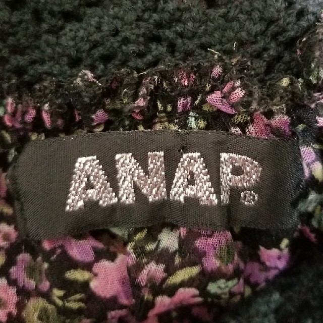 ANAP(アナップ)の【値下げ】ANAP 小花柄ブラウス レディースのトップス(シャツ/ブラウス(半袖/袖なし))の商品写真