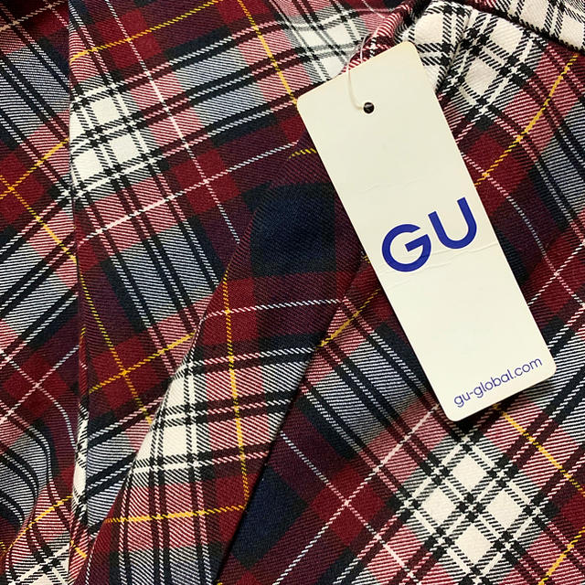 GU(ジーユー)のGUタータンチェック 赤 フレアスカート M ミディ丈 レディースのスカート(ロングスカート)の商品写真