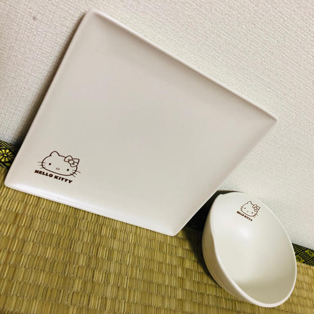ハローキティ(ハローキティ)の『ハローキティ 皿&器セット ローソン非売品』 インテリア/住まい/日用品のキッチン/食器(食器)の商品写真
