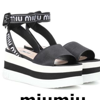 ミュウミュウ(miumiu)のmiumiu 2018サンダル24.5センチ(サンダル)