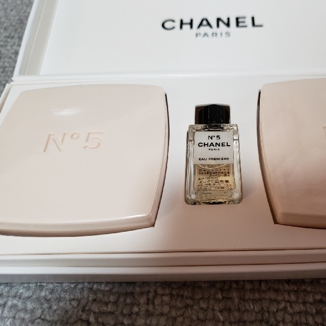 CHANEL(シャネル)のシャネル　石鹸　サヴォン　香水 コスメ/美容のボディケア(ボディソープ/石鹸)の商品写真