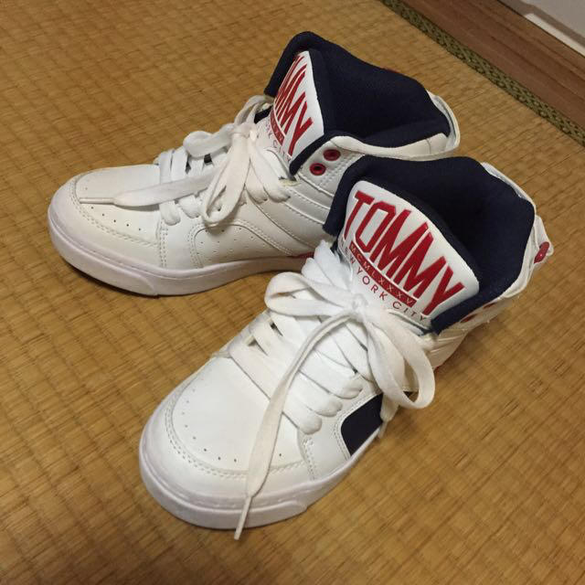 TOMMY HILFIGER(トミーヒルフィガー)のTOMMY HILFIGERスニーカー レディースの靴/シューズ(スニーカー)の商品写真