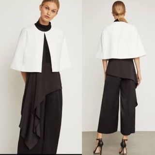 ビーシービージーマックスアズリア(BCBGMAXAZRIA)の【新品タグ付き】BCBGMAXAZRIA  ショートケープジャケット★XS/S★(ポンチョ)