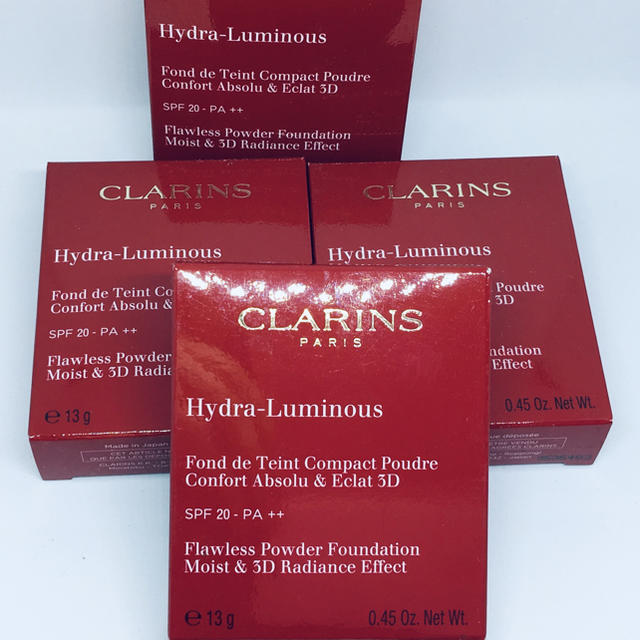 CLARINS(クラランス)の新品未使用☆ CLARINS イドラルミナス3D パウダーファンデーション 00 コスメ/美容のベースメイク/化粧品(ファンデーション)の商品写真