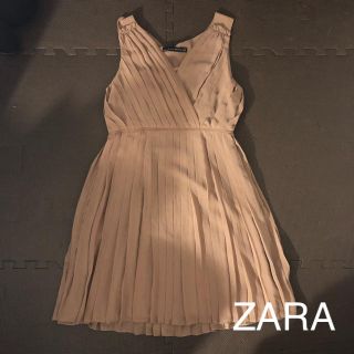 ザラ(ZARA)のZARA プリーツワンピース ベージュ XSサイズ(ひざ丈ワンピース)