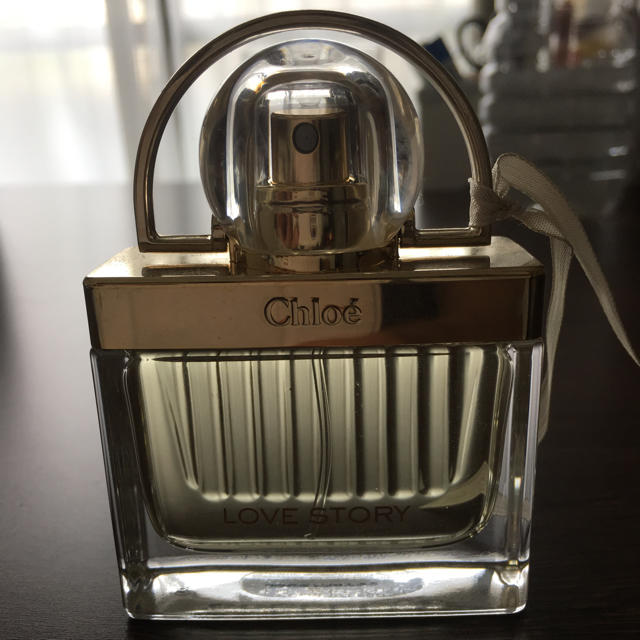 Chloe(クロエ)のクロエラブストーリー オードパルファム 30ml コスメ/美容の香水(香水(女性用))の商品写真