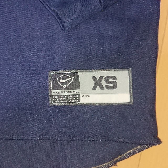 NIKE(ナイキ)のNIKE ジュニアアンダーシャツ長袖XS 紺 スポーツ/アウトドアの野球(ウェア)の商品写真