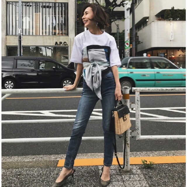 Ameri VINTAGE(アメリヴィンテージ)の【美品・試着のみ】MEDI DRAWING UNEVEN TEE

 レディースのトップス(Tシャツ(半袖/袖なし))の商品写真