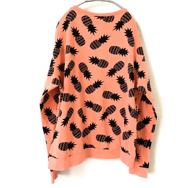 H&M(エイチアンドエム)の【H&M】Tシャツ()ロンT オレンジ ピンク 夏柄 パイン エイチアンドエム メンズのトップス(Tシャツ/カットソー(七分/長袖))の商品写真
