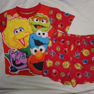 セサミストリート(SESAME STREET)のpinky様専用　2歳用 セサミストリート上下セット(その他)