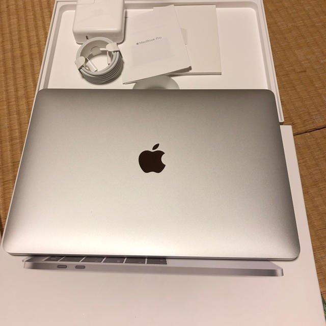 MacBook Pro 13inch 2018 i7/16GB/512GB 美品