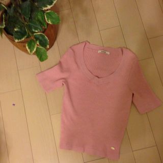 スナイデル(SNIDEL)の今季♡ＶネックコンパクトTOPs(カットソー(半袖/袖なし))