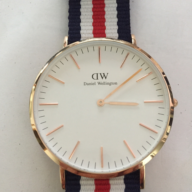 Daniel Wellington(ダニエルウェリントン)のダニエルウェリントン 腕時計40ミリ　Shopたかしょう様専用 レディースのファッション小物(腕時計)の商品写真