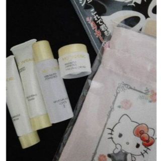 ミキモトコスメティックス(MIKIMOTO COSMETICS)のミキモト★トラベル4点セット　キティのミニポーチとフェイスパック付き(その他)