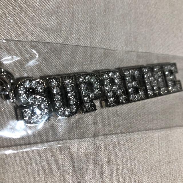 Supreme(シュプリーム)の新品未使用 SUPREME KEY HOLDER SILVER メンズのアクセサリー(その他)の商品写真