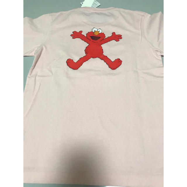 UNIQLO(ユニクロ)のUNIQLO Kaws 半袖Tシャツ ピンク メンズのトップス(Tシャツ/カットソー(半袖/袖なし))の商品写真