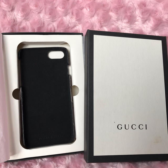 GUCCI スマホケース　iPhone6S,8