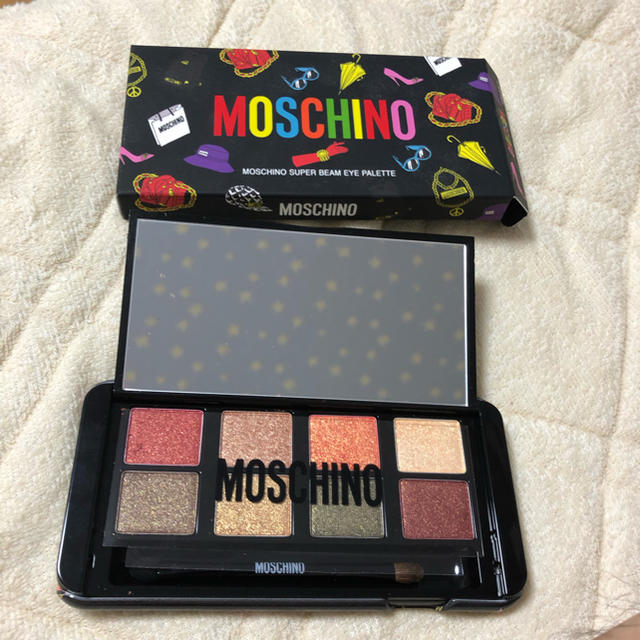 MOSCHINO(モスキーノ)のMOSCHINO × TONYMOLYコラボ アイシャドウ 携帯ケース付 コスメ/美容のベースメイク/化粧品(アイシャドウ)の商品写真