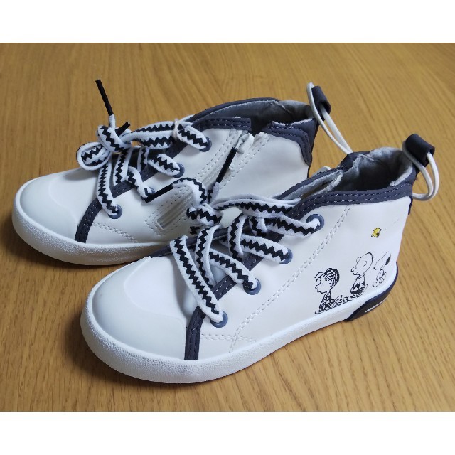 ZARA KIDS(ザラキッズ)の新品☆ZARA KIDS 靴 キッズ/ベビー/マタニティのキッズ靴/シューズ(15cm~)(スニーカー)の商品写真